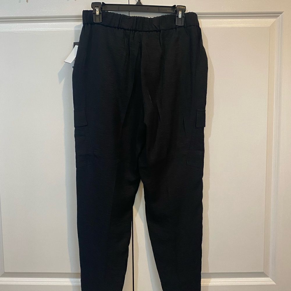 DKNY light pants size 4 NWT